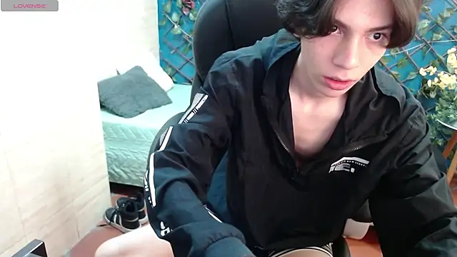Julesx15 online show from June 1, 2026, 12:18 pm