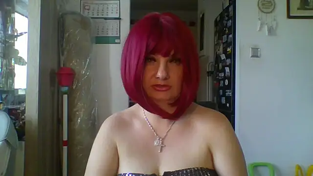 Snapshot of MeganFlirt chatting on July 6, 2026, 11:18 am MeganFlirt online show from July 6, 2026, 11:18 am