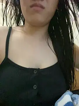 Snapshot of Mon_04 chatting on August 1, 2026, 11:31 am Mon 04 online show from August 1, 2026, 11:31 am