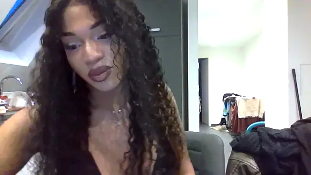 Snapshot of Loren4a chatting on July 13, 2026, 7:49 pm Loren4a online show from July 13, 2026, 7:49 pm