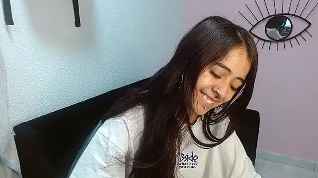 Snapshot of sofiacumgil chatting on June 13, 2026, 1:20 pm sofiacumgil online show from June 13, 2026, 1:20 pm