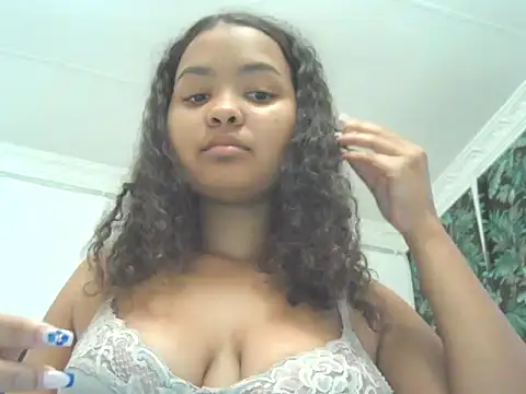 Snapshot of indianaphrodite1 chatting on June 5, 2026, 5:14 am indianaphrodite1 online show from June 5, 2026, 5:14 am