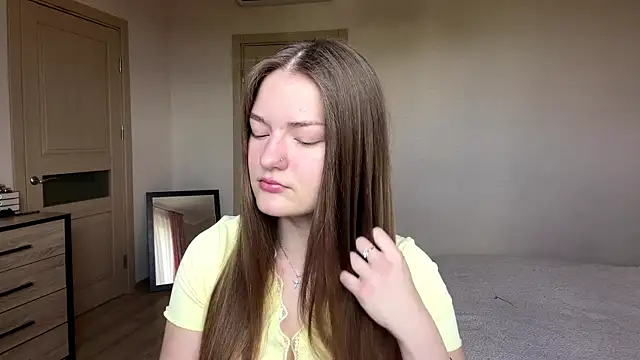 lizzzanatooo online show from June 1, 2026, 7:32 am