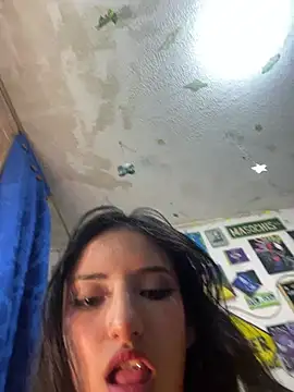 angelgirl2006 online show from June 18, 2026, 3:18 am
