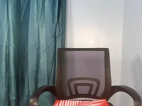 Snapshot of slim_berry01 chatting on July 14, 2026, 12:00 pm slim berry01 online show from July 14, 2026, 12:00 pm