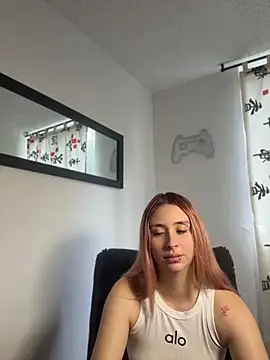 Snapshot of Sophia_LuxxX chatting on July 1, 2026, 3:12 pm Sophia LuxxX online show from July 1, 2026, 3:12 pm