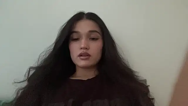 Snapshot of LisetteParajon chatting on June 5, 2026, 6:52 am LisetteParajon online show from June 5, 2026, 6:52 am
