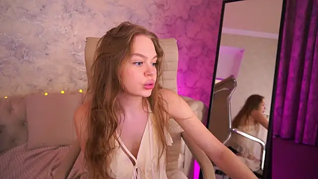 Snapshot of LilitMurrr chatting on June 3, 2026, 2:33 pm LilitMurrr online show from June 3, 2026, 2:33 pm