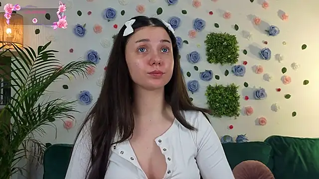 Snapshot of justmeavery chatting on June 20, 2026, 1:41 am justmeavery online show from June 20, 2026, 1:41 am