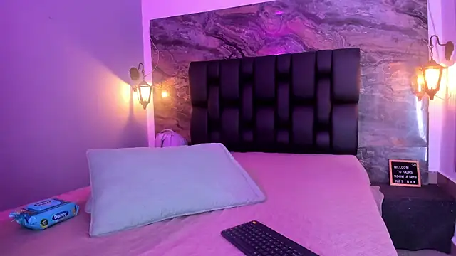Cristal quintero online show from June 21, 2026, 12:35 am