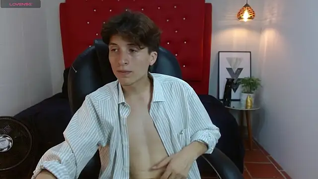Marcoviolet online show from June 1, 2026, 7:48 pm