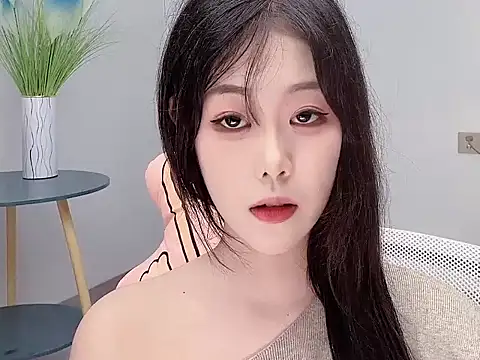 smalldaiwang online show from June 21, 2026, 3:53 am