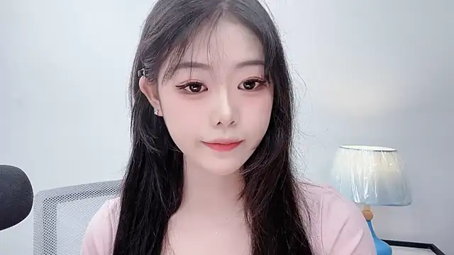 smalldaiwang online show from June 26, 2026, 2:49 am