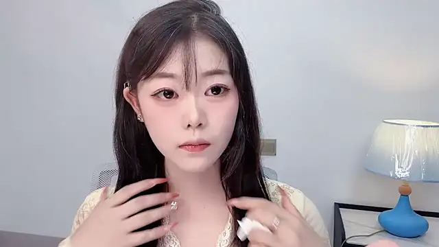 smalldaiwang online show from July 18, 2026, 2:38 am