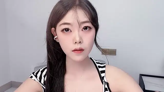 smalldaiwang online show from July 26, 2026, 2:53 am