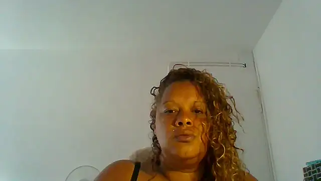 Snapshot of DOMINATRICESANDRA chatting on June 1, 2026, 7:54 am DOMINATRICESANDRA online show from June 1, 2026, 7:54 am