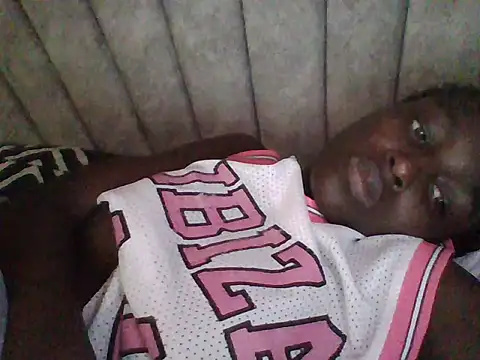 Snapshot of slimbabydolly chatting on June 6, 2026, 1:27 pm slimbabydolly online show from June 6, 2026, 1:27 pm