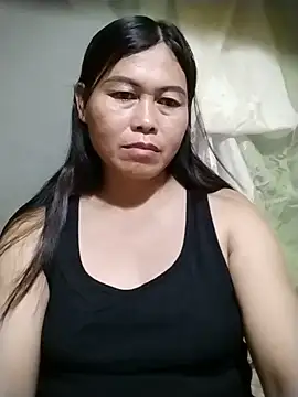 Snapshot of -Hatybi- chatting on June 17, 2026, 1:56 pm -Hatybi- online show from June 17, 2026, 1:56 pm