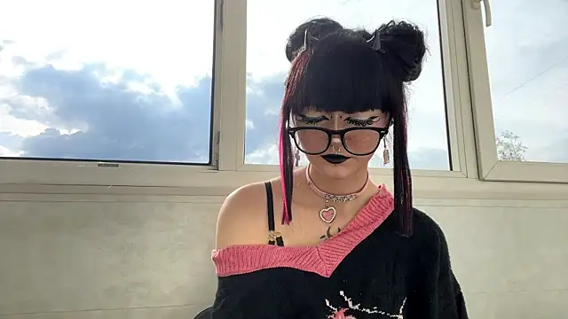 Snapshot of HolyCute chatting on June 6, 2026, 2:22 pm HolyCute online show from June 6, 2026, 2:22 pm