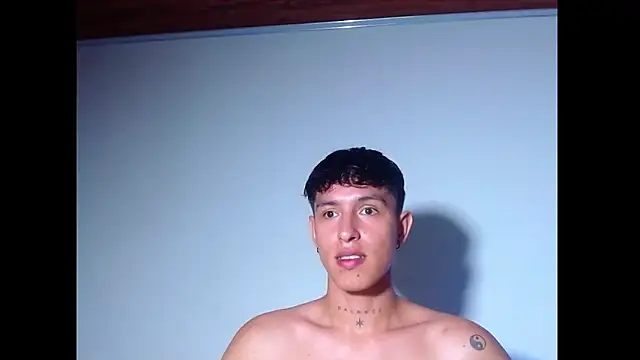 Snapshot of rowanbig chatting on June 17, 2026, 10:54 pm rowanbig online show from June 17, 2026, 10:54 pm