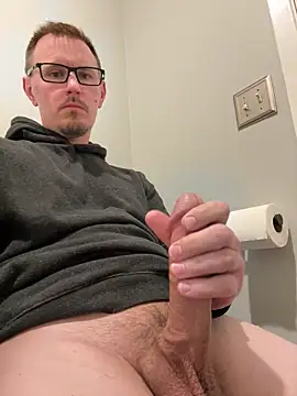 Snapshot of Hardpaul85 chatting on June 16, 2026, 7:49 pm Hardpaul85 online show from June 16, 2026, 7:49 pm