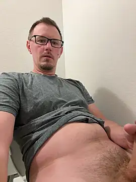 Snapshot of Hardpaul85 chatting on June 28, 2026, 1:28 pm Hardpaul85 online show from June 28, 2026, 1:28 pm