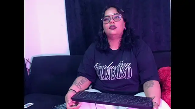 Snapshot of Scarlethh_ss chatting on June 2, 2026, 5:53 am Scarlethh ss online show from June 2, 2026, 5:53 am