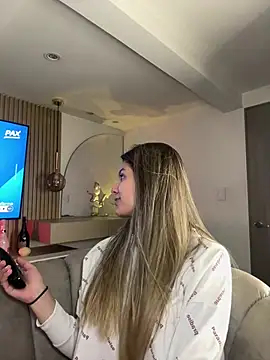 Snapshot of emilyvex chatting on June 18, 2026, 5:08 am emilyvex online show from June 18, 2026, 5:08 am