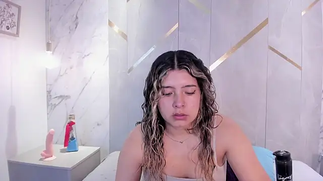 Snapshot of ChloeBelle_ chatting on June 2, 2026, 1:02 pm ChloeBelle online show from June 2, 2026, 1:02 pm