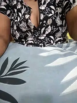 Snapshot of tamil_malluaunty chatting on July 13, 2026, 7:00 am tamil malluaunty online show from July 13, 2026, 7:00 am