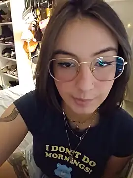 Snapshot of Juh_castro chatting on June 6, 2026, 4:01 pm Juh castro online show from June 6, 2026, 4:01 pm
