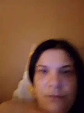 OniOnaCristal online show from June 1, 2026, 7:26 pm