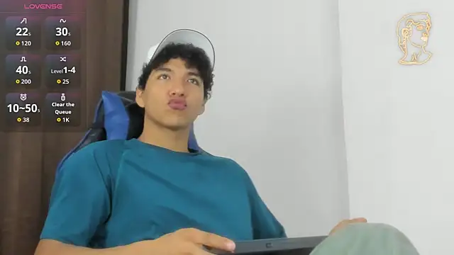 Snapshot of Maximiliano_Young chatting on May 31, 2026, 12:56 pm Maximiliano Young online show from May 31, 2026, 12:56 pm