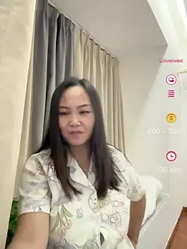 Snapshot of yinghua2026 chatting on June 1, 2026, 1:57 pm yinghua2026 online show from June 1, 2026, 1:57 pm
