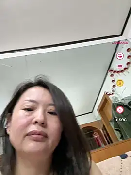 xxiaxia-2026 online show from May 31, 2026, 1:07 pm