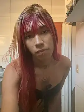 Snapshot of itevellyn_ chatting on June 8, 2026, 11:21 am itevellyn online show from June 8, 2026, 11:21 am