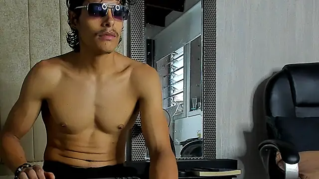 tommyhot7 online show from July 16, 2026, 11:00 pm