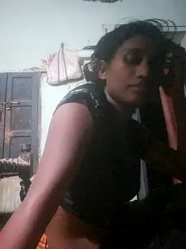 Snapshot of desiwife123coupl chatting on June 20, 2026, 5:05 pm desiwife123coupl online show from June 20, 2026, 5:05 pm