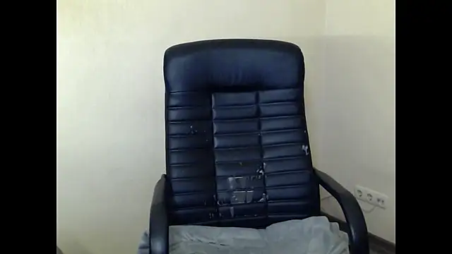 Snapshot of Cammil1a_horn chatting on July 9, 2026, 11:36 am Cammil1a horn online show from July 9, 2026, 11:36 am