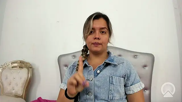 azulskyer online show from June 27, 2026, 1:54 am