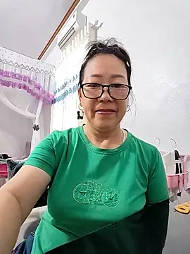 Snapshot of Ai_babylove chatting on June 10, 2026, 11:57 pm Ai babylove online show from June 10, 2026, 11:57 pm