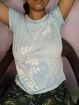 MissRiyaLive online show from July 8, 2026, 1:04 pm
