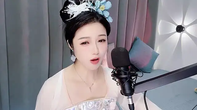 Snapshot of Momo-Wow chatting on June 15, 2026, 6:37 am Momo-Wow online show from June 15, 2026, 6:37 am