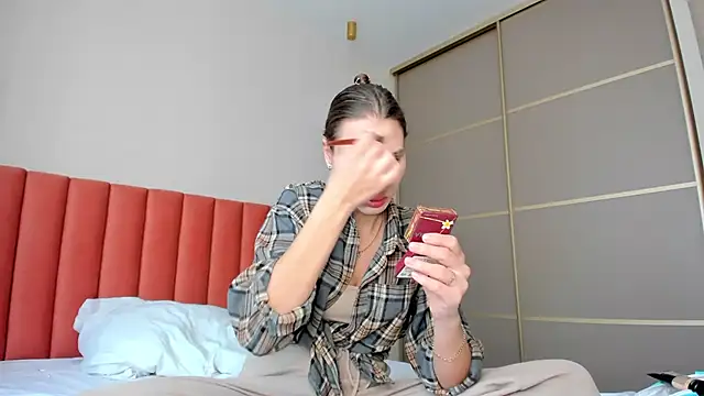 SofiClimbing online show from December 25, 2024, 5:37 am