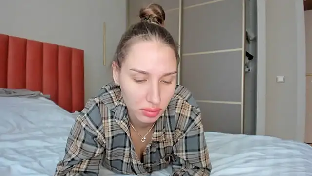 SofiClimbing online show from February 2, 2025, 2:38 am