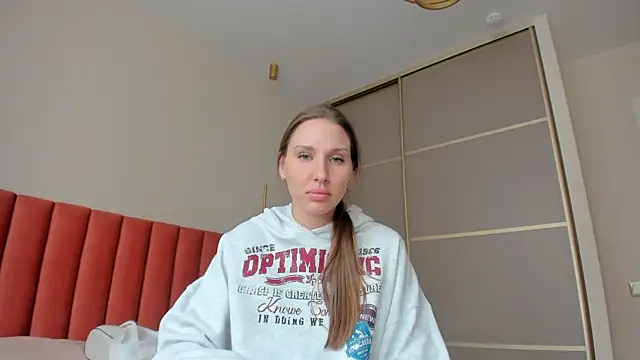 SofiClimbing online show from March 11, 2025, 6:53 am