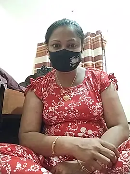 Snapshot of Uma_2 chatting on June 4, 2026, 4:57 pm Uma 2 online show from June 4, 2026, 4:57 pm