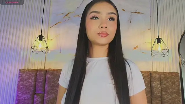 KENNIA SWEETIEE online show from June 30, 2026, 10:16 am