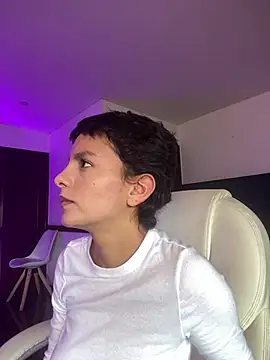 Snapshot of Peytongh_ chatting on July 4, 2026, 7:31 pm Peytongh online show from July 4, 2026, 7:31 pm