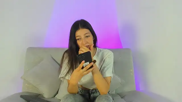 Snapshot of LindseyCarter chatting on July 18, 2026, 8:01 pm LindseyCarter online show from July 18, 2026, 8:01 pm